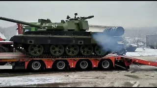 unloading t-55 from the trailer