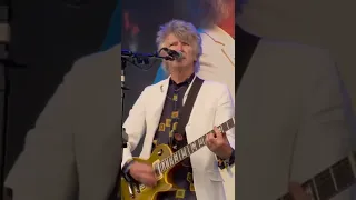 Crowded House - Don't Dream It's Over [Glastonbury 2022] #NeilFinn #Glastonbury