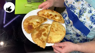 Сәләм бөтәгеҙгә лә!!! Вкусные чебуреки за пять минут. Башкирская хозяйка.Рецепт смотрите в описании