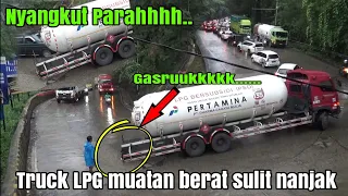 Sitinjau lauik terkini!nyangkut parah,,truck LpG kesulitan nanjak Sitinjau lauik