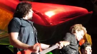 Bon Jovi - YOU SHOOK ME ALL NIGHT LONG - PHIL X - Sydney, Australia - 12-14-2013