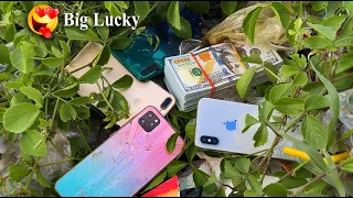 Big Lucky🤑🤑Found Money 1000000$ and broken phone in rubbish || Restore Huawei Y7P Cracked