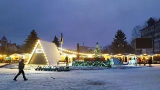 Трускавець 2022: Різдвяний ярмарок у Трускавці ввечері