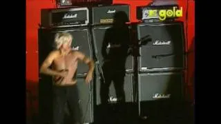 Red Hot Chili Peppers - Me And My Friends - Live in Red Square, Moscow [HD]