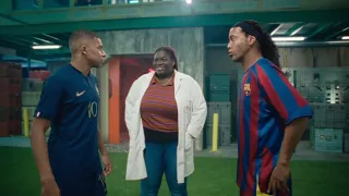 Amazing New Nike World Cup 2022 Advert with all legends (R9 , CR7, Ronaldinho and Mbappe)