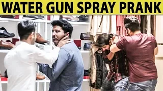 Water Gun Spray Prank on Strangers in Mall - Lahori PrankStar