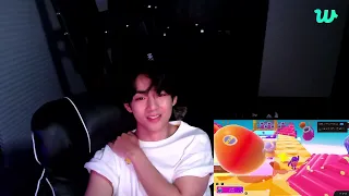 [ENG SUB] BTS V (TAEHYUNG) WEVERSE LIVE (2022.11.15) V PLAYING GAME ON WEVERSE LIVE