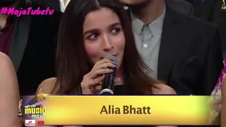 Alia croons Humsafar from Badrinath ki Dulhania And varun Dhawan Comedy at Mirchi Music Awards 2019