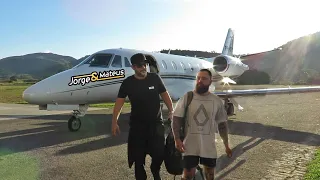 JORGE E MATEUS CHEGANDO COM SEU JATINHO EM CACHOEIRO DE ITAPEMIRIM - ES