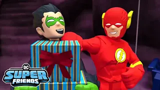 Gotham Preparing for Snow and Trouble! | DC Super Friends | Kids Action Show | Super Hero Cartoons