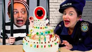 Mukbang Giant Eyeball Jelly Cake 왕눈알젤리케이크 먹방! Escaping from a Candy Jail