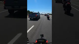 Truck intentionally trying to hit us #rage#stupiddriver#125#mms#grom#z125
