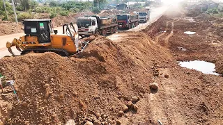 Amazing Opening New Project!! Bulldozer Pushing Soil With 25T Dump Trucks Waiting Loading soil