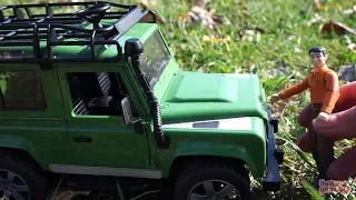 Машинки Bruder. Джип Land Rover Defender Обзор игрушки детям. Внедорожник Ленд Ровер. Bruder Toys