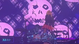 Avril Lavigne - Girlfriend Live @ Alexandra Palace, London!