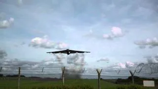 B52 Take off at very close quarters indeed!