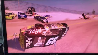 NASCAR THE GAME 2011 CRASHES (BIG CRASHES)