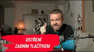 Ostření zadním tlačítkem (ostření na palec)