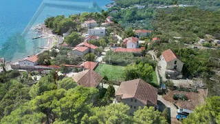 Apartmán se zahradou 50 m od moře na prodej, Hvar, Chorvatsko