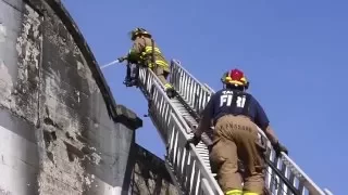 VIDEO: old commercial buildings burn in Tacoma