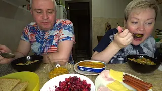 Мукбанг За МЕНЯ! 🍷 ПОМОГИТЕ 😭 Вован надо мной ИЗДЕВАЕТСЯ 🥺 Накрыла полный стол 🍲🥗🍖 на ужин