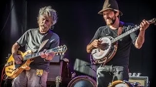 The Avett Brothers (w/ Bob Weir) - "The Race Is On" - Mountain Jam 2014