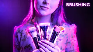 ASMR SOFT SOUNDS WITH MAKEUP BRUSHES ON MIC AND MICROPHONE TOUCHING - INTENSE TINGLES - NO TALKING