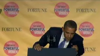 Presidential seal falls off podium. Oops