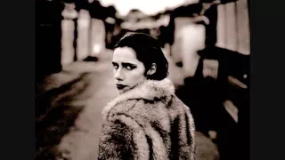 PJ Harvey - 50ft Queenie (different version)