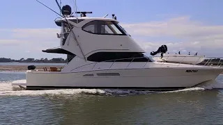 Riviera 47 Enclosed Flybridge