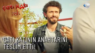 Çatı Katının Anahtarını Teslim Etti! - Çatı Katı Aşk 1.Bölüm