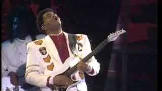 Earth, Wind and Fire - Live in Japan GREAT GUITAR SOLO