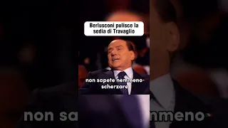 Berlusconi pulisce la sedia di Travaglio #silvioberlusconi