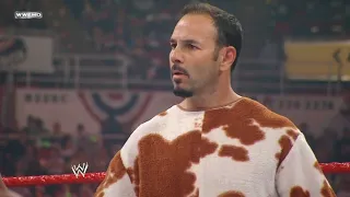 Hornswoggle vs Chavo Guerrero — Bullrope Match: WWE Raw August 31, 2009 HD