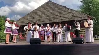 Фольклорний ансамбль ʼМузикиʼ Веселковий передзвін! Виконали твір ' Вʼязанка закарпатських мелодій'