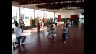 Aula de como se dança o xaxado