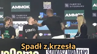 Bomba uderza Ratikosa na konferencji live game *spadł z krzesła*