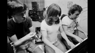 'Early AC/DC' - Angus and Malcolm first studio sessions - 1973