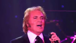 Spanish Eyes  -  Engelbert Humperdinck