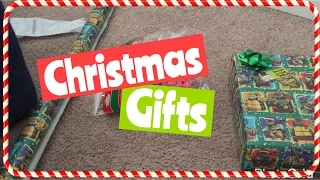 Wrapping Gifts | Vlogmas Day 5