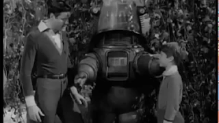 Lost in Irvingland: The War of the Robots - Lost In Space Season 1 Episode 20