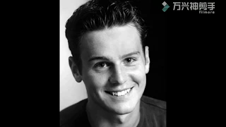 Jonathan Groff