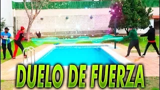 QUIEN TIENE MAS FUERZA??? ACABARA EN LA PISCINA?? DUELO DE CABALLEROS