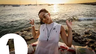 Jorja Smith live at Café Mambo for Radio 1 in Ibiza 2017