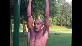 David Goggins world record pull up attempt - crazy grip strength