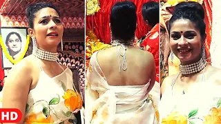 B🔥NG Beauty Tanishaa Mukerji Looks Stunning In White Saree & Backless Blouse At Durga Puja 2022