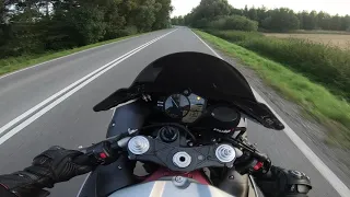 Yamaha R1 RN22 onboard