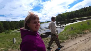 В ГОСТИ К СЕРГЕЮ, В ДЕРЕВНЮ ГДЕ МЫ РАНЬШЕ ЖИЛИ. РЫБАЛКА НА ОЗЕРЕ. ИЗ ГОРОДА В ДЕРЕВНЮ 409 серия