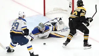 Jordan Binnington holds the Bruins at bay during incredible 1st period of Game 7