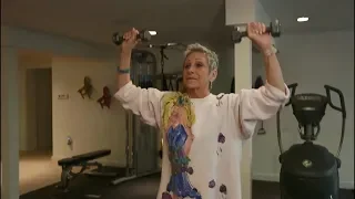 Personal trainer keeps coaching while receiving proton therapy for breast cancer